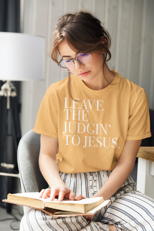 Leave The Judging To Jesus - T-Shirt